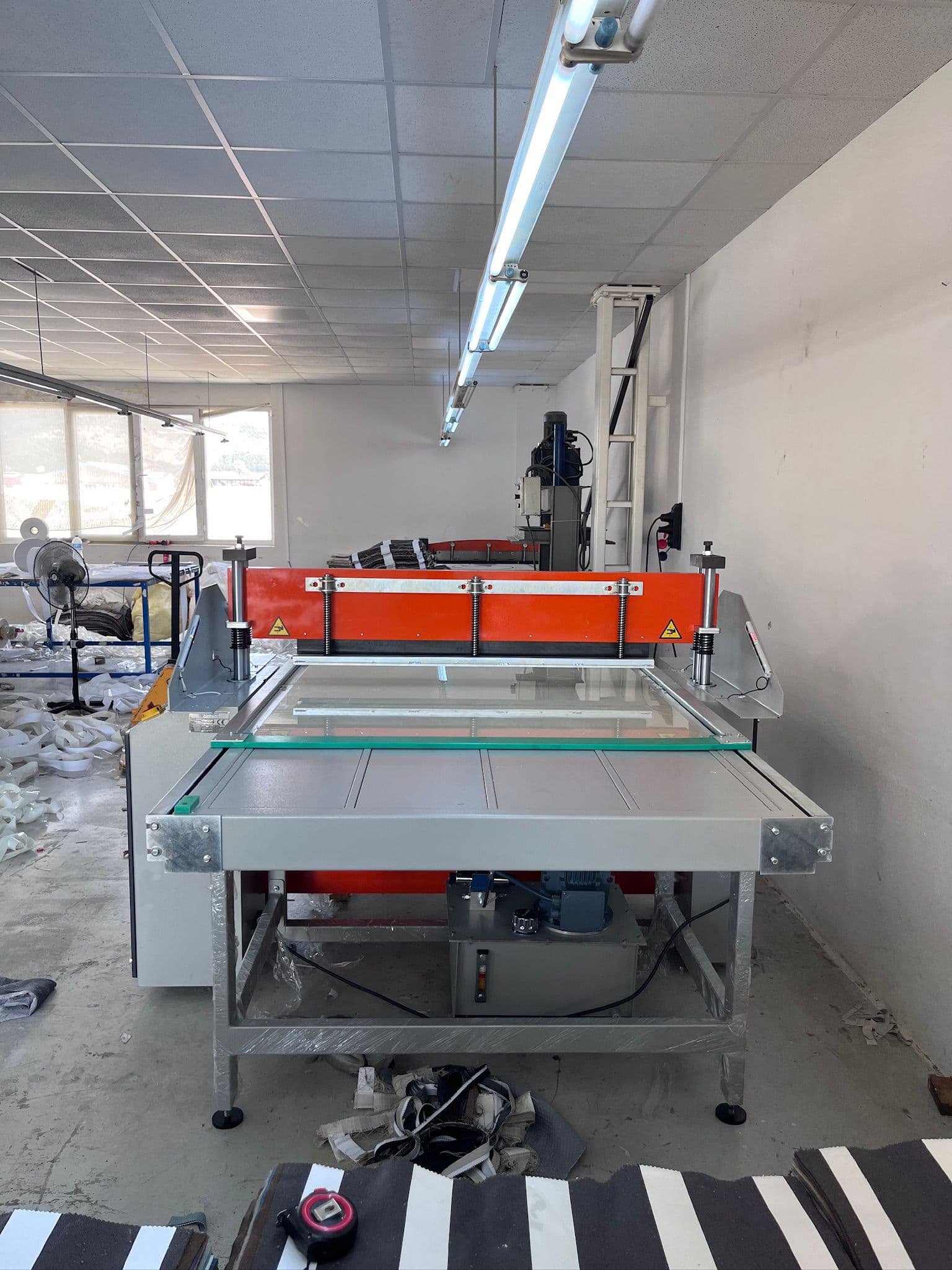 Kartela Kesim Makinesi